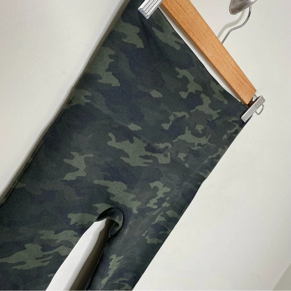 Spanx Green Camo Look At Me Now Seamless 7/8 Tight Leggings Women's Size Small - Picture 4 of 11